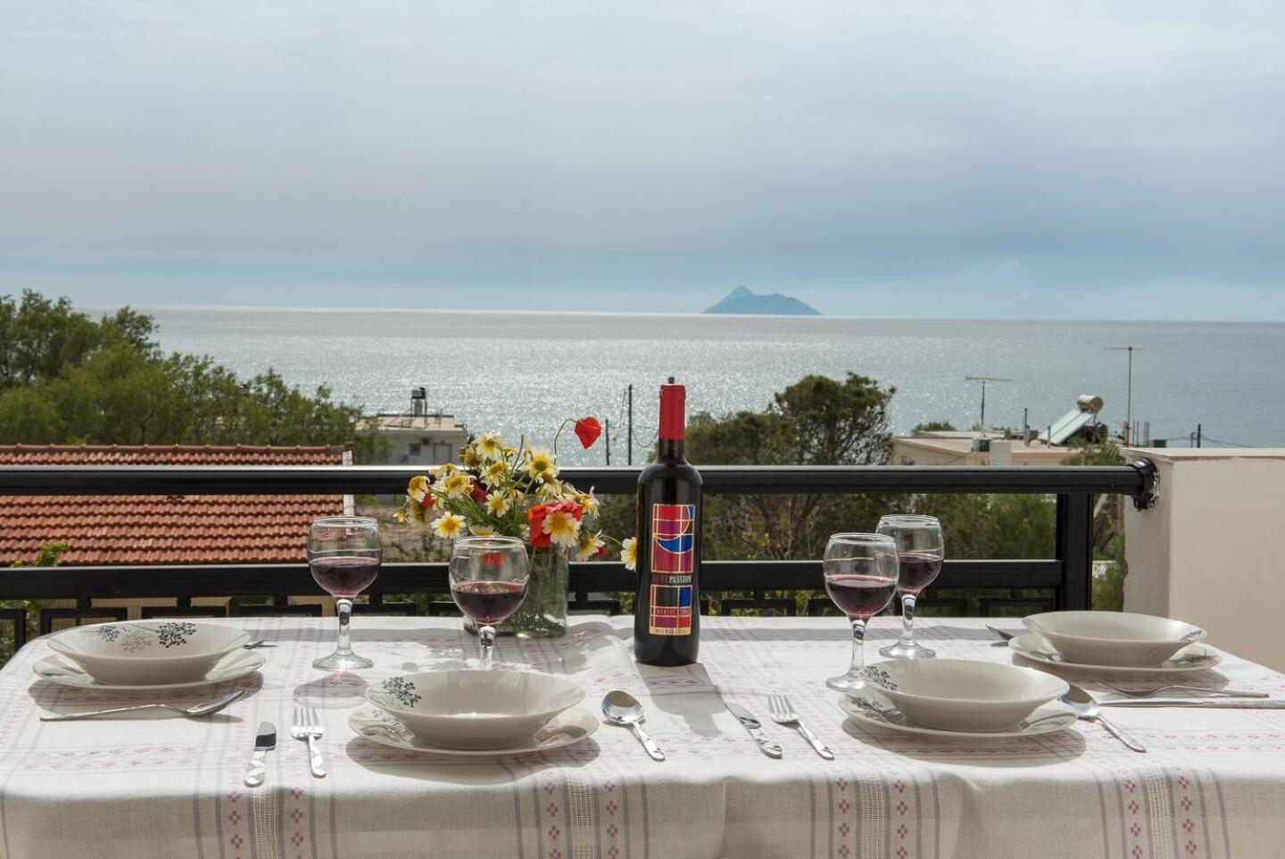 Sofia Apartment, With Sea & Mountain View كالاماكي المظهر الخارجي الصورة