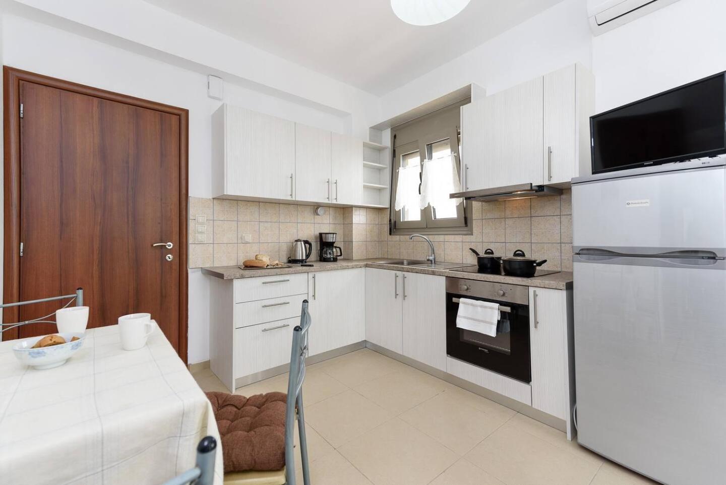 Sofia Apartment, With Sea & Mountain View كالاماكي المظهر الخارجي الصورة