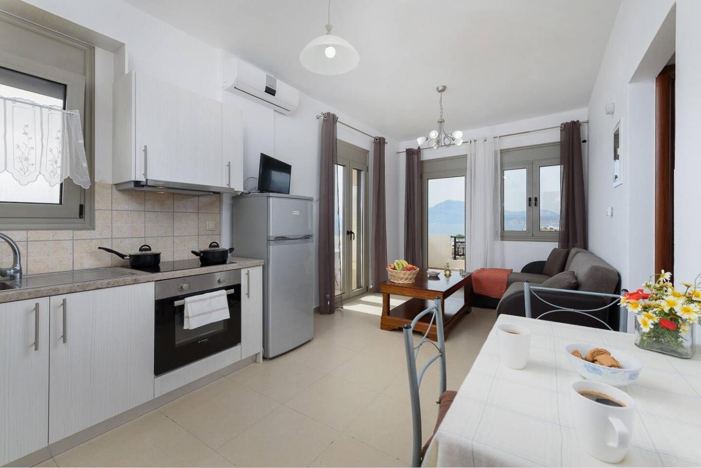 Sofia Apartment, With Sea & Mountain View كالاماكي المظهر الخارجي الصورة
