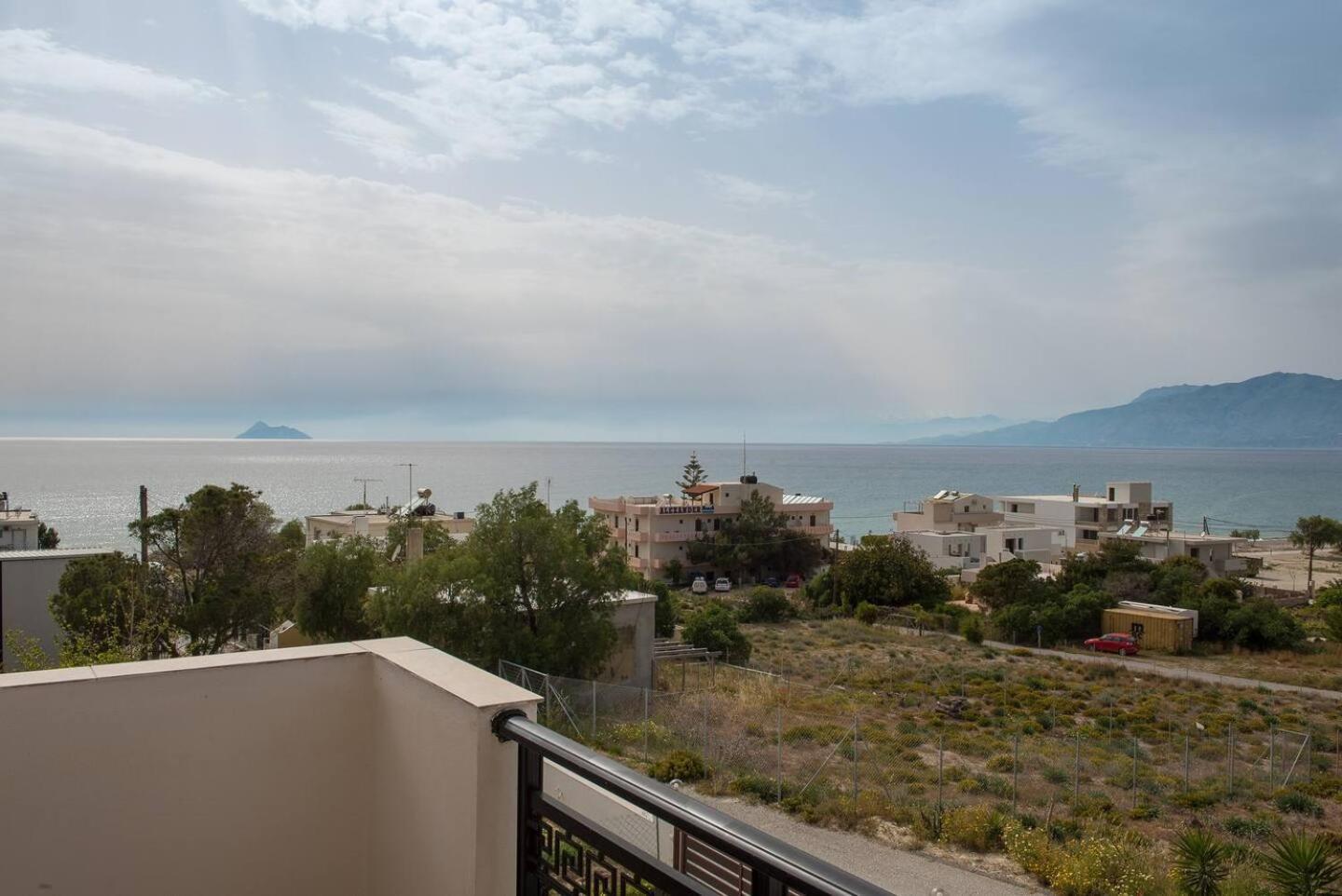 Sofia Apartment, With Sea & Mountain View كالاماكي المظهر الخارجي الصورة